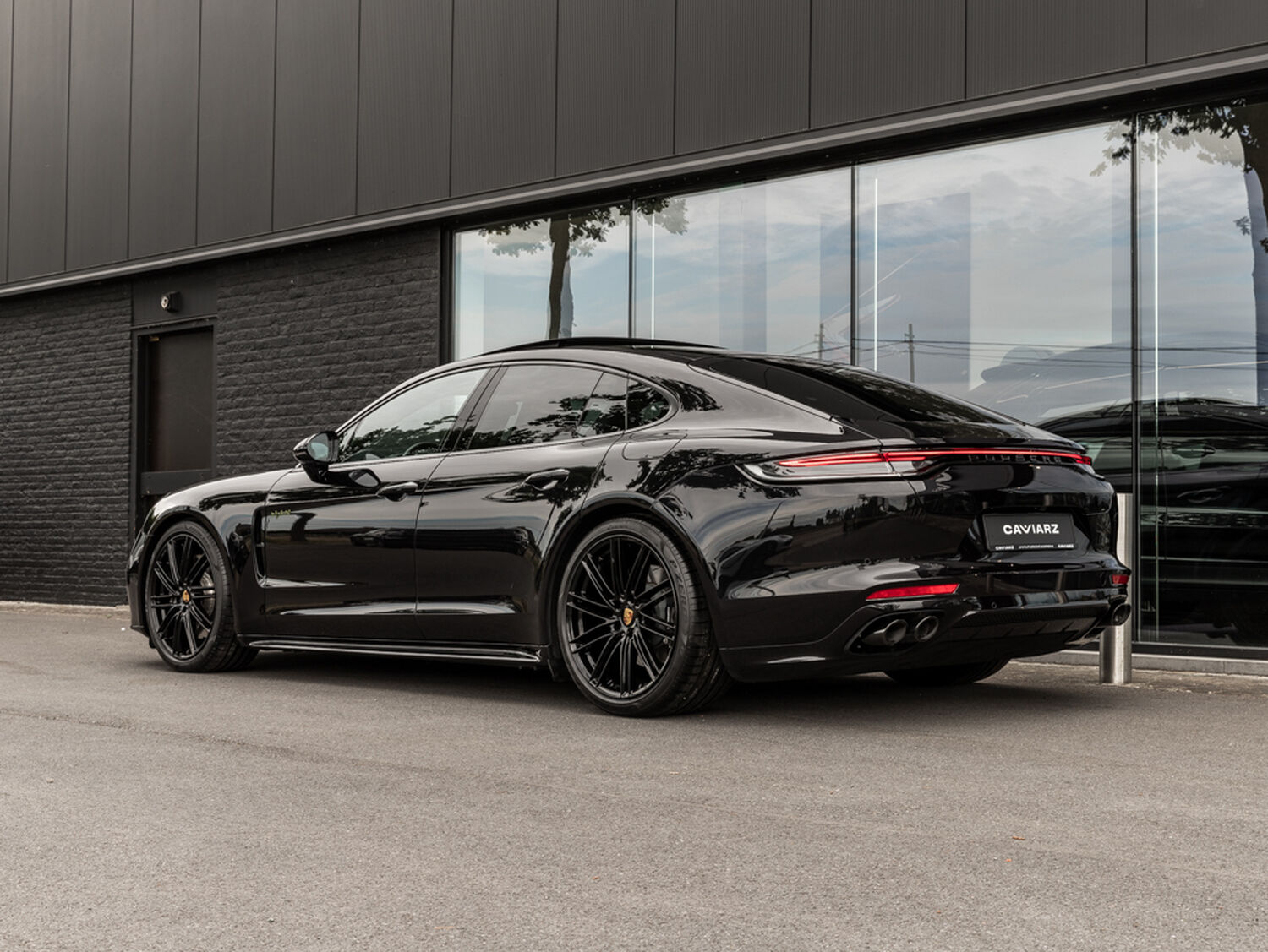 Porsche Panamera 4 EHybrid 2022 Jet Black Metallic … Caviarz